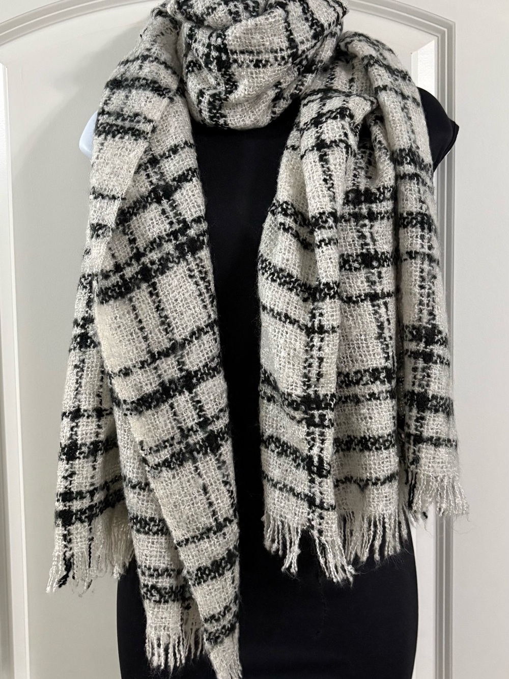 Apt. 9 Black & Cream Plaid Oversized Blanket Scarf Wrap Fringe